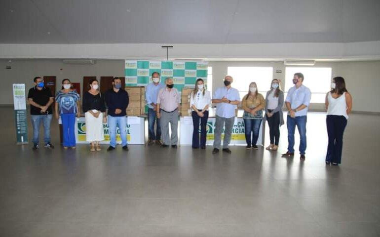 ACIA e seus Conselhos do Jovem e da Mulher Empreendedora entregam capacetes respiradores ACIA e seus Conselhos do Jovem e da Mulher Empreendedora entregam capacetes respiradores