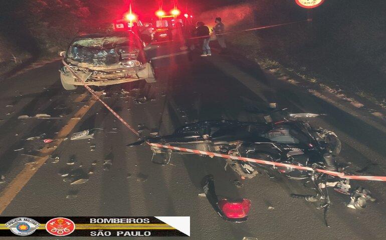 Grave acidente tira vida de motociclista na SP 294 Grave acidente tira vida de motociclista na SP 294